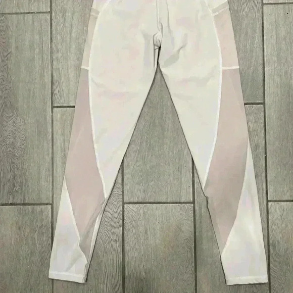 Offline By Aerie Leggings with Mesh Pockets Size Small - Picture 8 of 8